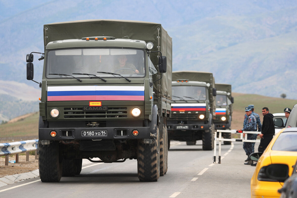 Российские миротворцы остаются в Нагорном Карабахе и выполняют свои задачи  - Газета.Ru | Новости