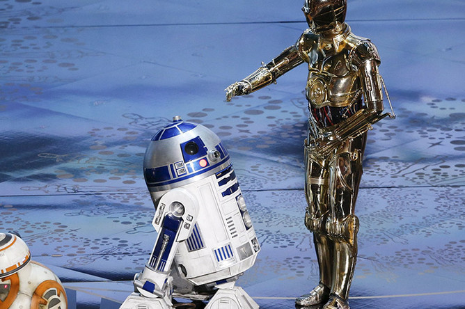 Персонажи из вселенной «Звездные войны» BB-8, R2-D2 и C-3PO