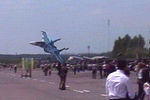 Момент крушения истребителя Су-27УБ на авиашоу во Львове, 27 июля 2002 года