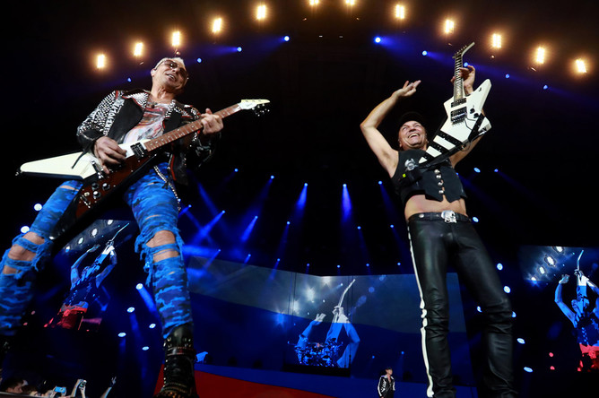 Участники группы Scorpions Рудольф Шенке и Маттиас Ябс (слева направо)
