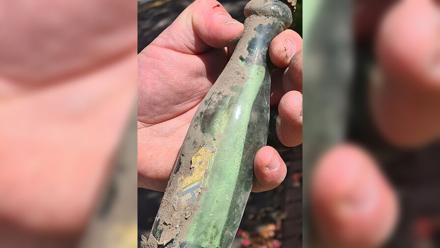 Рабочие во время ремонта нашли бутылку с посланием, написанным 86 лет назад