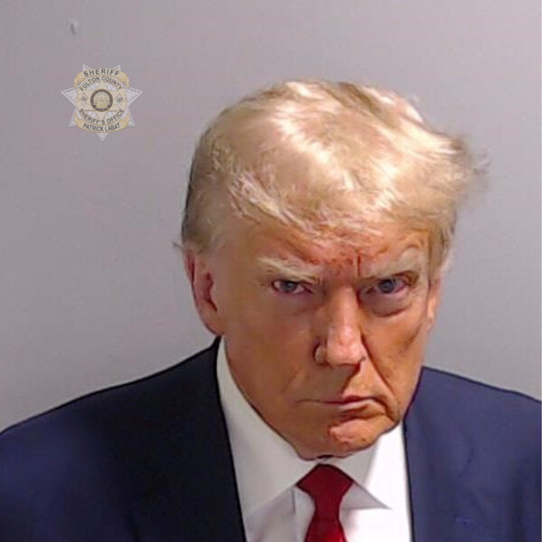 Экс-президент США Дональд Трамп после задержания в&nbsp;полицейском участке округа Фултон, штат Джорджия, США, 24&nbsp;августа 2023&nbsp;года
