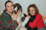 1996 год. Любовь Полищук и ее дочь Мария с четвероногими друзьями