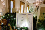 Рождественские декорации в Восточной комнате резиденции