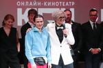 Актер Алексей Филимонов и режиссер Авдотья Смирнова на премьере сериала «Вертинский» в кинотеатре «Художественный», 2021 год