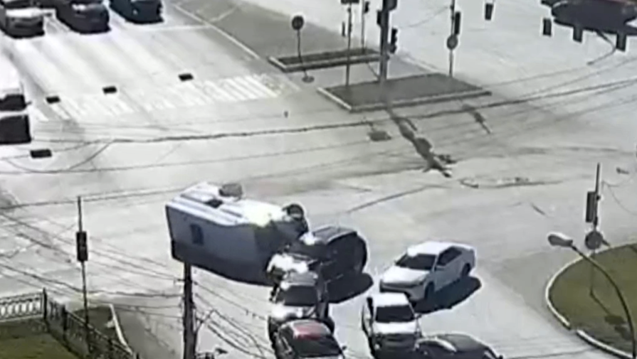 Восемь человек пострадали в ДТП с маршруткой в Астрахани