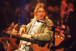 Курт Кобейн и Nirvana во время записи MTV Unplugged, ноябрь 1993