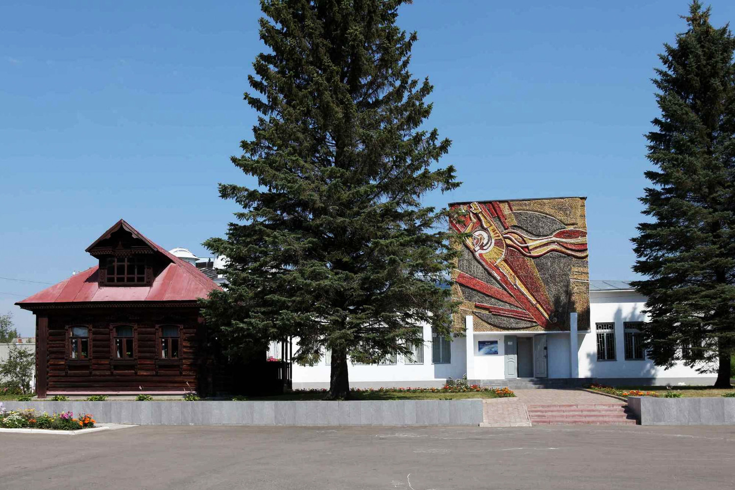 Музей Валентины Терешковой сгорел под Ярославлем. Избу могли поджечь -  Газета.Ru