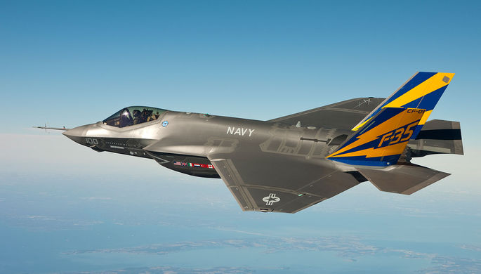 Америкаский истребитель-бомбардировщик пятого поколения Lockheed Martin F-35 «Лайтнинг» II