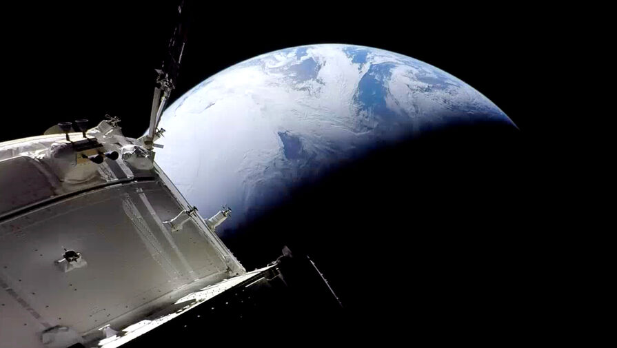Американский космический корабль Orion приводнился в Тихом океане после полета к Луне
