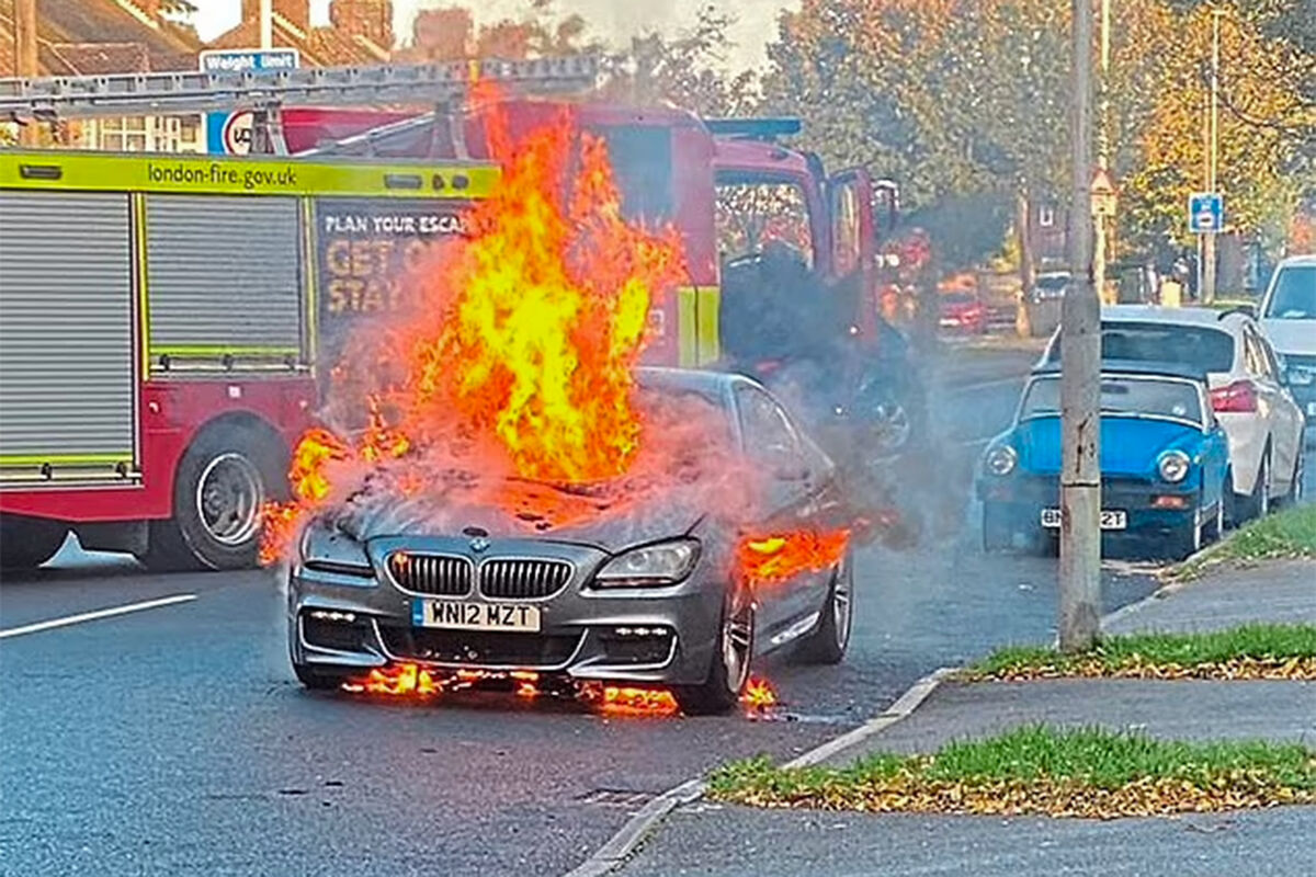 BMW загорелась по пути в автосервис, куда ее отправили из-за риска  возгорания - Газета.Ru | Новости