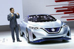 Глава Nissan Карлос Гон представляет концепт Nissan IDS 