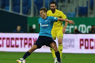 «Ростов» отобрал очки у «Зенита» на его поле