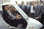 Вице-президент России Александр Руцкой во время авиасалона «Мосаэрошоу-92», 1992 год
