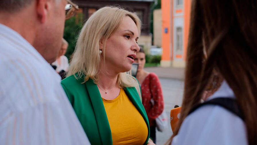 Адвокат подтвердил, что Овсянникова покинула Россию