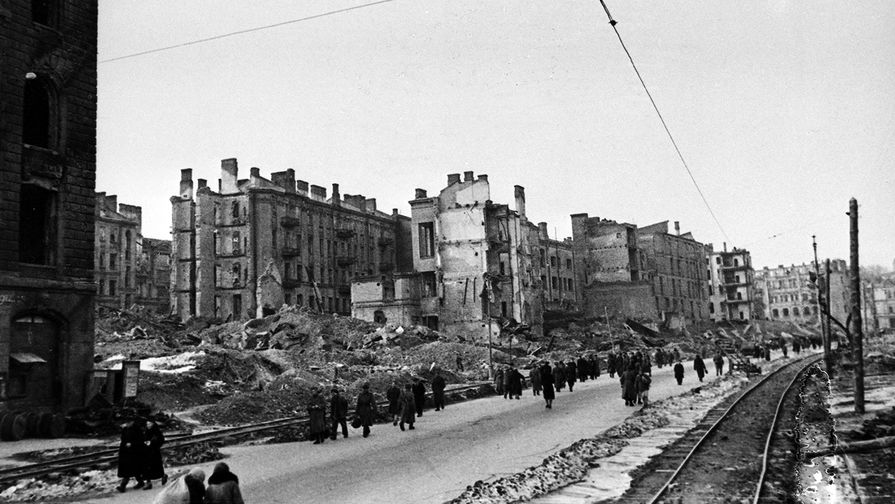 Освобождение Киева от фашистских захватчиков. На фото: разрушенный Крещатик, ноябрь 1943 года