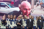 Детский хор телевидения и радио Санкт-Петербурга во время выступления на концерте «Брат-2»