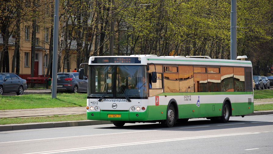 Жительница Москвы якобы обвинила пассажиров автобуса в том, что они не отправились в зону СВО