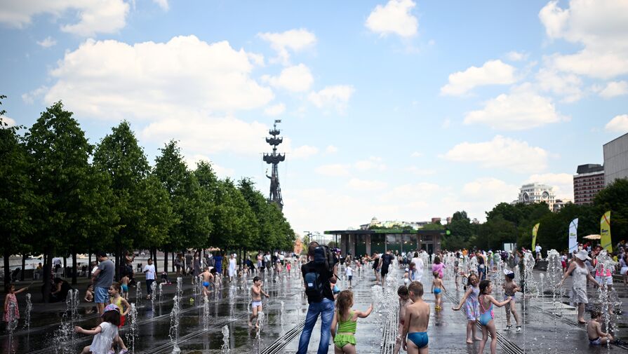 Москвичам пообещали 30-градусную жару в первый день лета