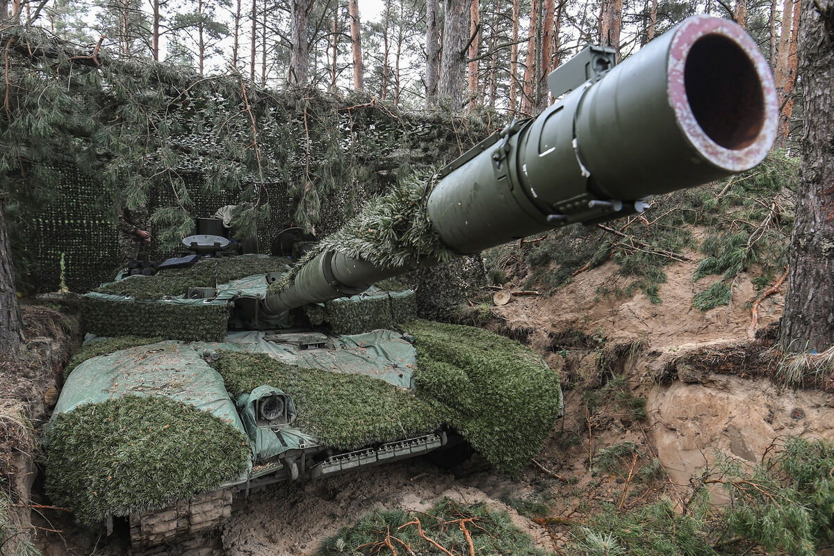 Танк Т-90 «Прорыв» в южном секторе СВО
