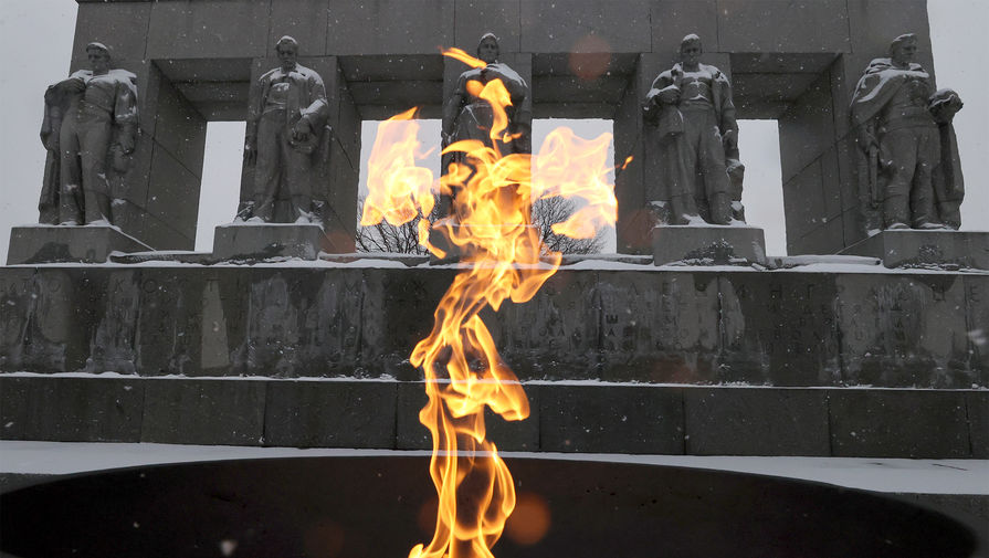 "Они не могут гаснуть". Кто заплатит за газ для Вечных огней