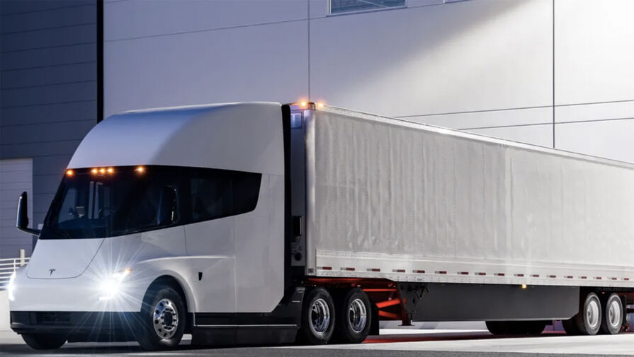 Первые электрогрузовики Tesla Semi появятся на дорогах до конца 2022 года