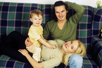 Влад Сташевский со своим сыном и женой Ольгой, начало 2000-х