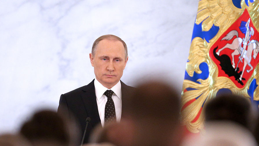 Президент России Владимир Путин во время выступления с&nbsp;ежегодным посланием к&nbsp;Федеральному собранию РФ в&nbsp;Кремле