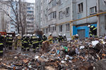 Разбор завалов на месте взрыва бытового газа в жилом многоквартирном доме в Волгограде