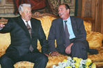 Президент РФ Борис Ельцин и президент Франции Жак Ширак во время встречи