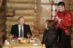 Владимир Путин и Людмила Путина в ресторане сибирской кухни «Ермак», 2007 год