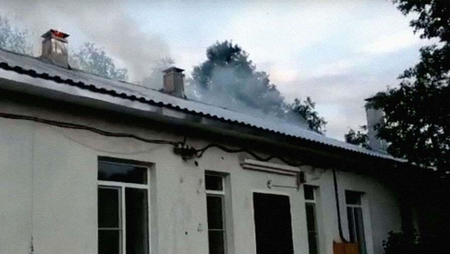 Детский сад загорелся из-за удара молнии в Харовске