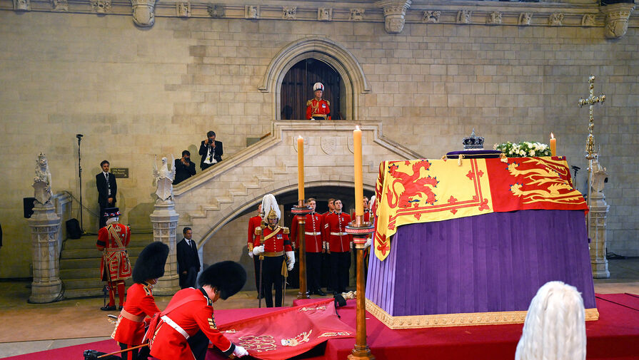 Sky News: полиция задержала мужчину, пытавшегося прорваться к гробу Елизаветы II