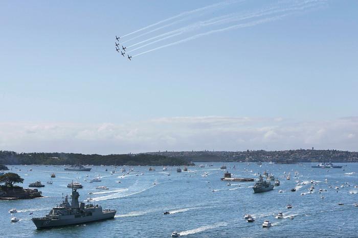Авиашоу пилотажной группы Королевских ВВС Австралии во время Международного смотра флота в&nbsp;Сиднее