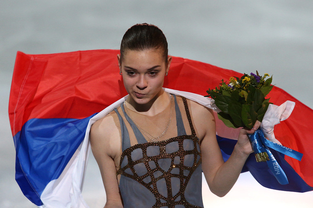 Про сотникову. Чемпионка Аделина Сотникова. Олимпийская чемпионка Сочи Аделина Сотникова. Аделина Сотникова олимпиада. Золотая Олимпийская чемпионка Аделина Сотникова.