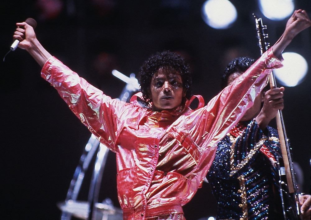 Майкл Джексон во время турне 1984 года «Victory Tour» — пока еще в составе The Jacksons