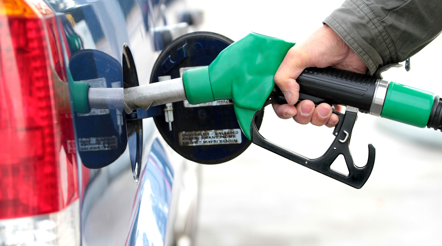 Цены на бензин взлетели в России