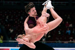 Александра Степанова и Иван Букин выступают с произвольным танцем на чемпионате России — 2022