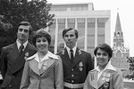 Советские фигуристы Александр Горшков, Людмила Пахомова, Александр Зайцев и Ирина Роднина (слева направо) в Кремле, 1976 год