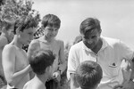 Лев Яшин беседует с юными любителями футбола, 1969 год