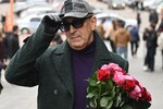 Певец Александр Буйнов на церемонии прощания с артистом Борисом Моисеевым на Троекуровском кладбище, 2 октября 2022 года