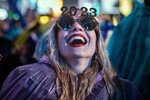 США. Девушка встречает Новый год в Нью-Йорке