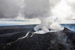 Поток лавы от вулкана Килауэа на Гавайских островах