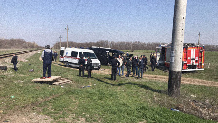 Последствия столкновения электрички и маршрутки в&nbsp;Крыму, 8 апреля 2018 года