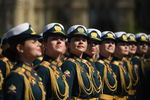 Сводный парадный расчет женщин-военнослужащих Министерства обороны России во время генеральной репетиции парада Победы, 7 мая 2019 года