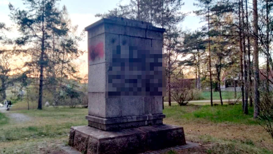 Более 240 советских памятников намечены под снос в Эстонии