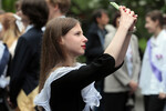 Выпускница ГБОУ «Школа №1748» во время празднования последнего звонка в Москве