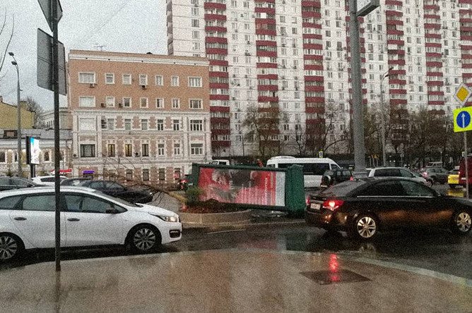 Последствия урагана в Москве на Смоленском бульваре, 21 апреля 2018 года