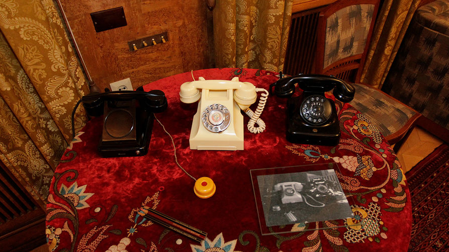 Телефонные аппараты, которыми пользовался Иосиф Сталин на&nbsp;ближней даче в&nbsp;Кунцево в&nbsp;Москве. 