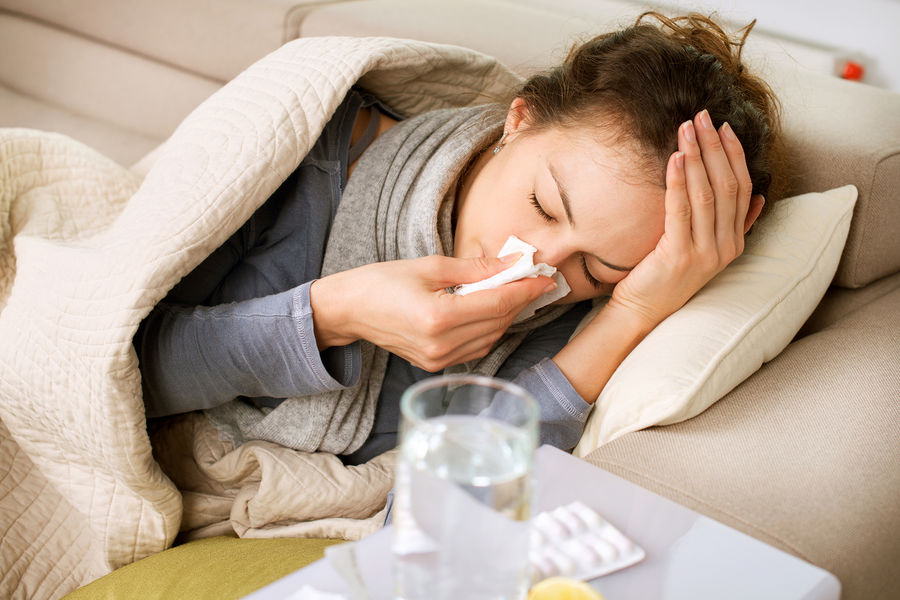Врач Малинникова: вероятность тяжелой болезни при гриппе сейчас выше, чем при COVID-19 